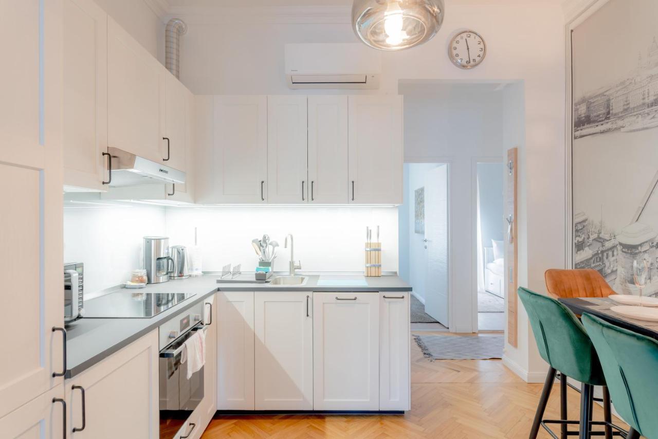 Szip 2 - New In Downtown Apartment Будапеща Екстериор снимка